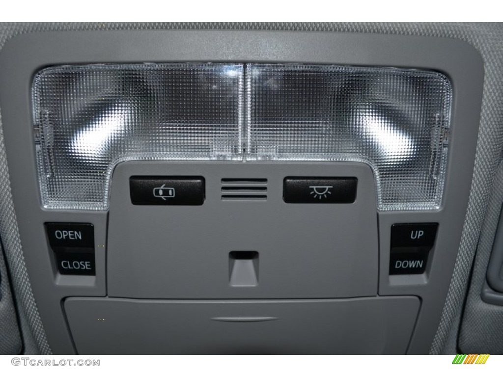 2013 Camry SE - Super White / Black photo #18
