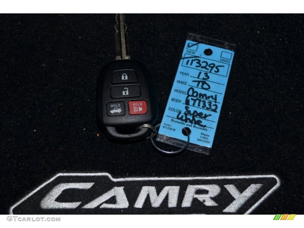 2013 Camry SE - Super White / Black photo #20