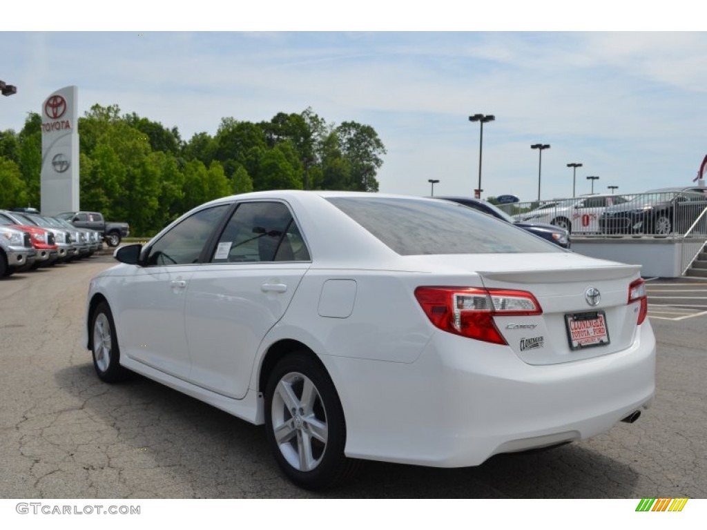 2013 Camry SE - Super White / Black photo #21