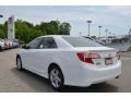 2013 Super White Toyota Camry SE  photo #21