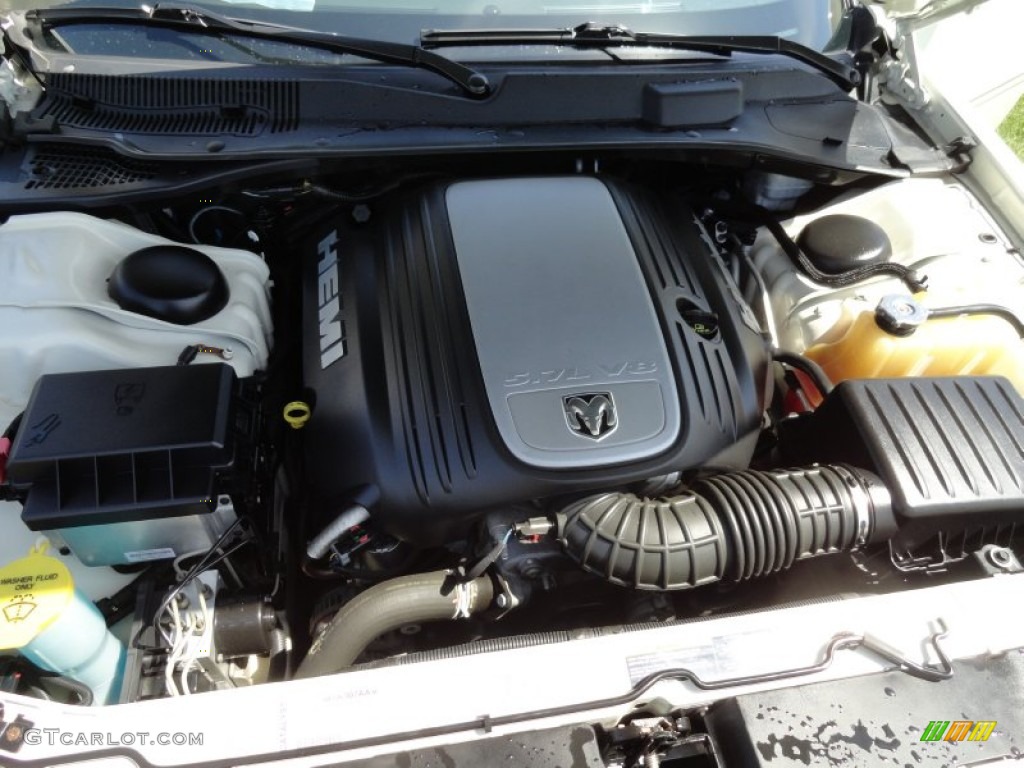 2006 Dodge Magnum R/T Engine Photos