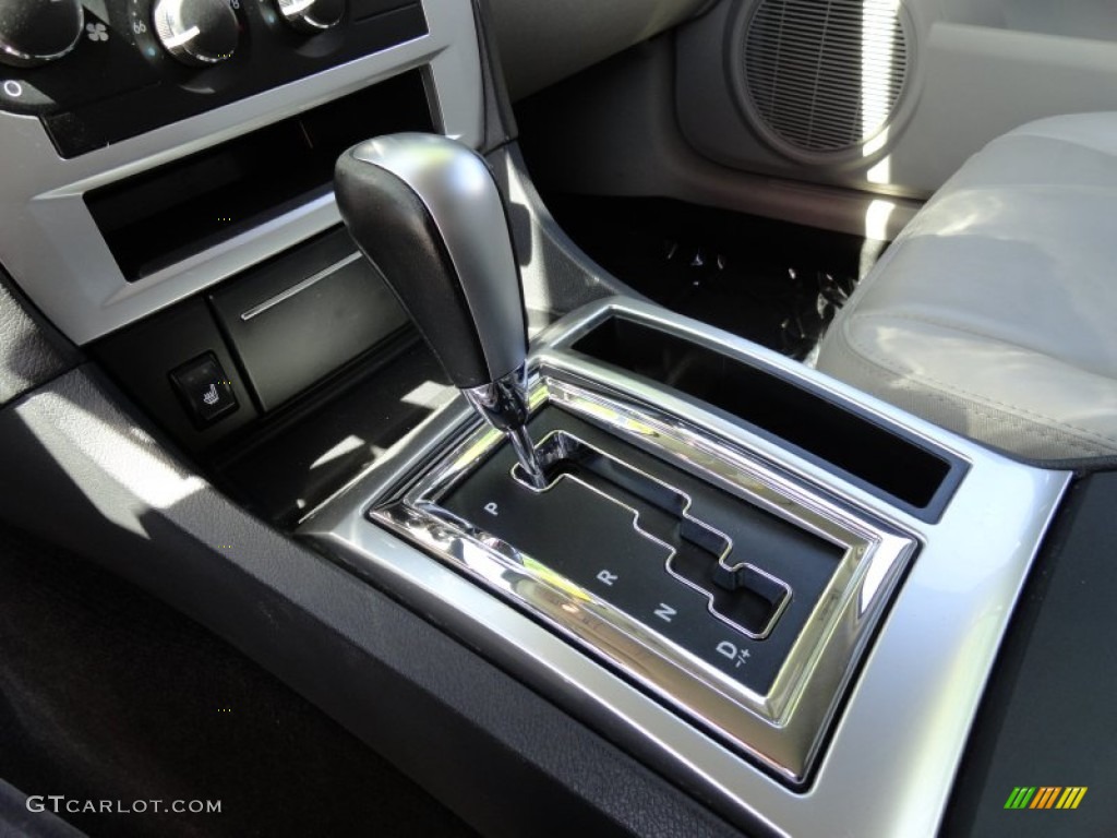 2006 Dodge Magnum R/T Transmission Photos
