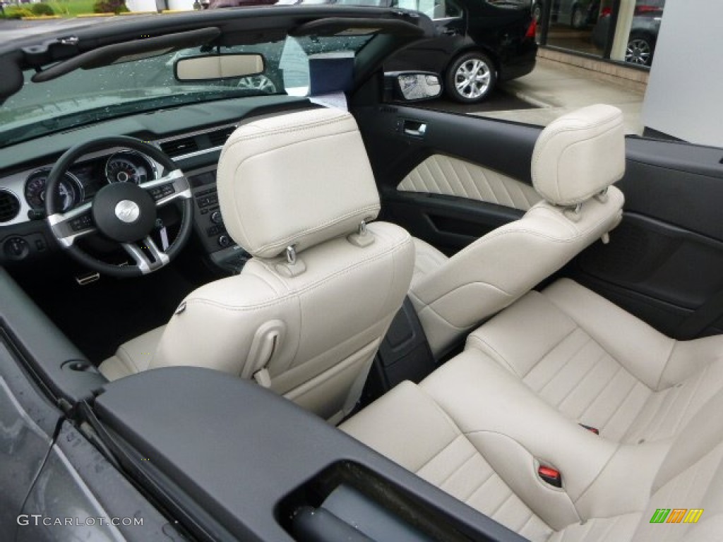 Stone Interior 2013 Ford Mustang V6 Premium Convertible Photo #81133335