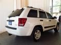 Stone White - Grand Cherokee Laredo Photo No. 3