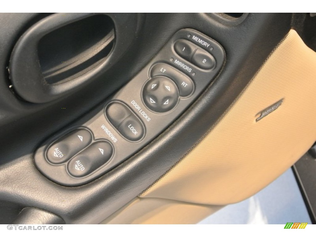 2003 Chevrolet Corvette Convertible Controls Photo #81135457