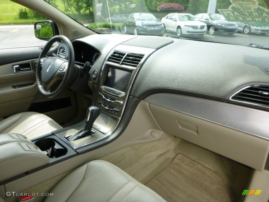 2011 Lincoln MKX AWD Dashboard Photos