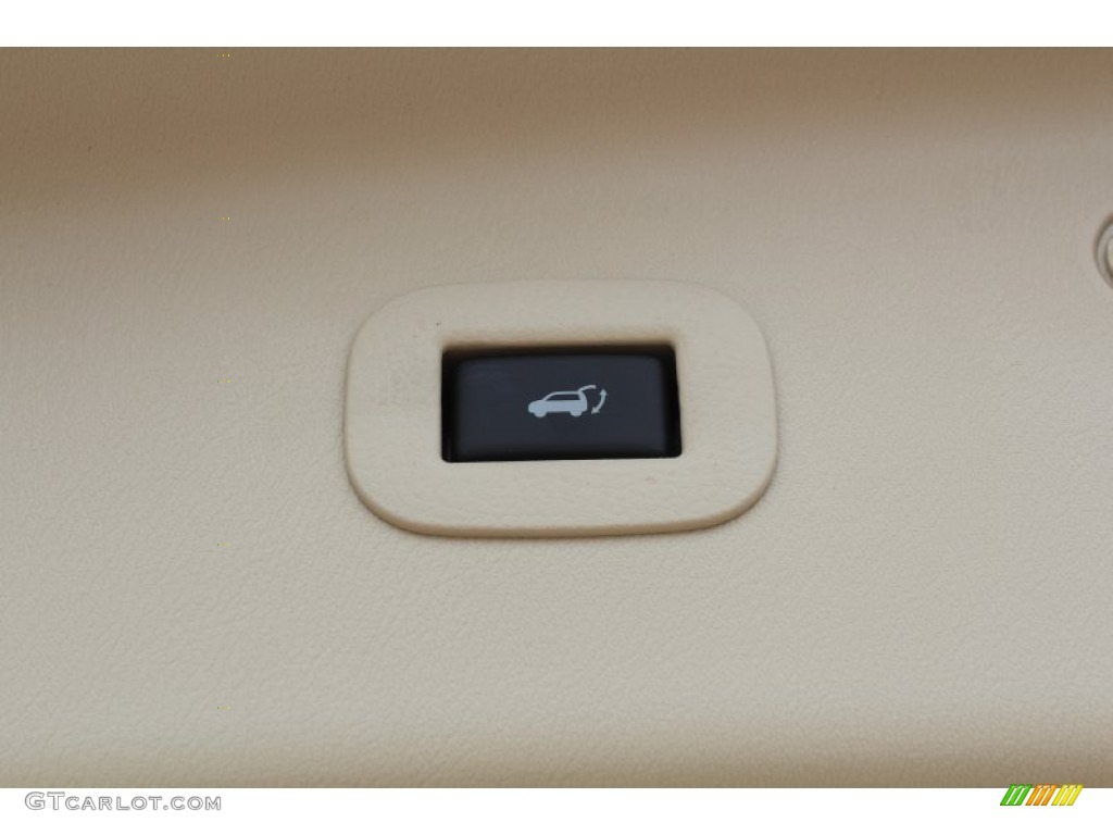 2013 QX 56 - Moonlight White / Wheat photo #45