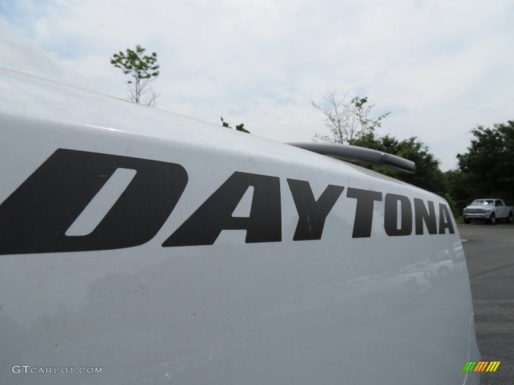 2013 Dodge Charger R/T Daytona Marks and Logos Photos