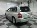 Millenium Silver Metallic - Highlander V6 Photo No. 5