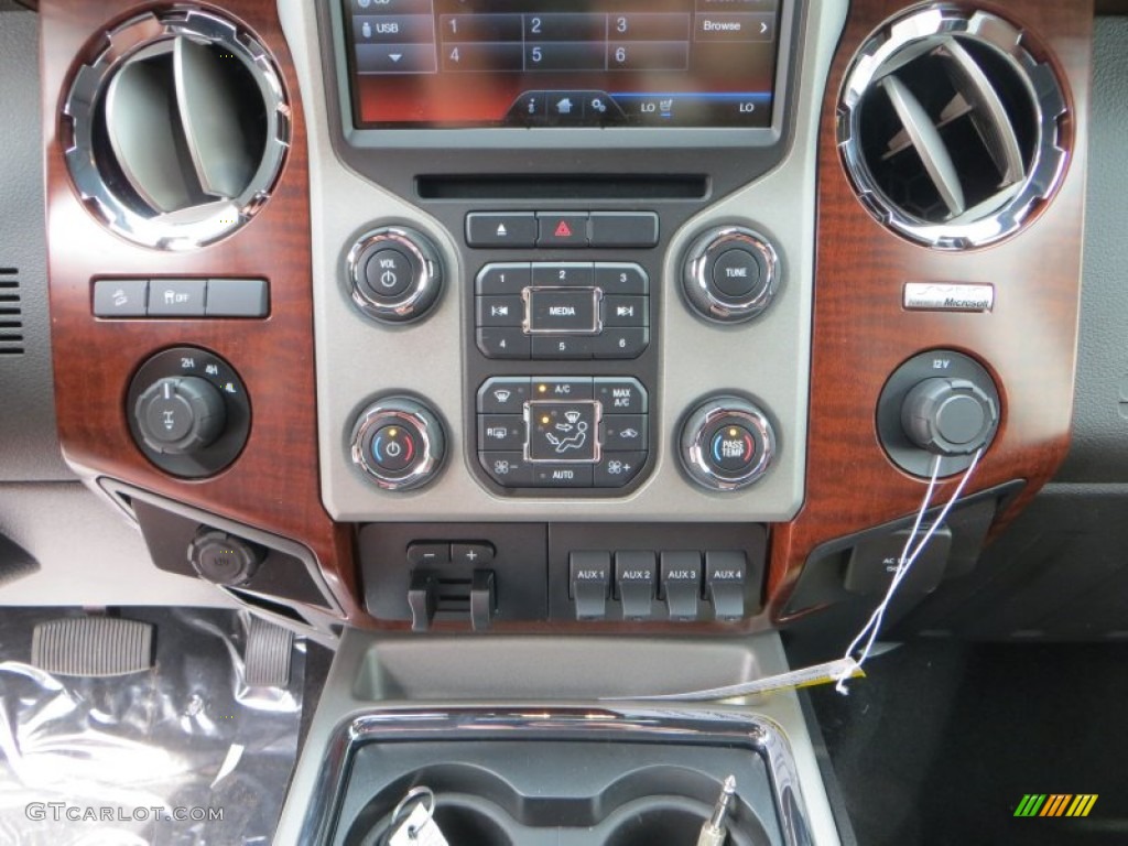 2013 Ford F250 Super Duty King Ranch Crew Cab 4x4 Controls Photo #81141789