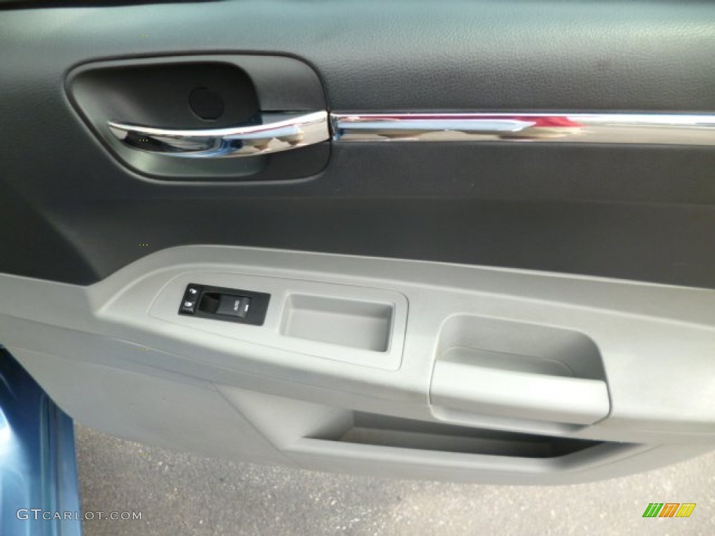 2007 300 Touring - Marine Blue Pearlcoat / Dark Slate Gray/Light Graystone photo #11