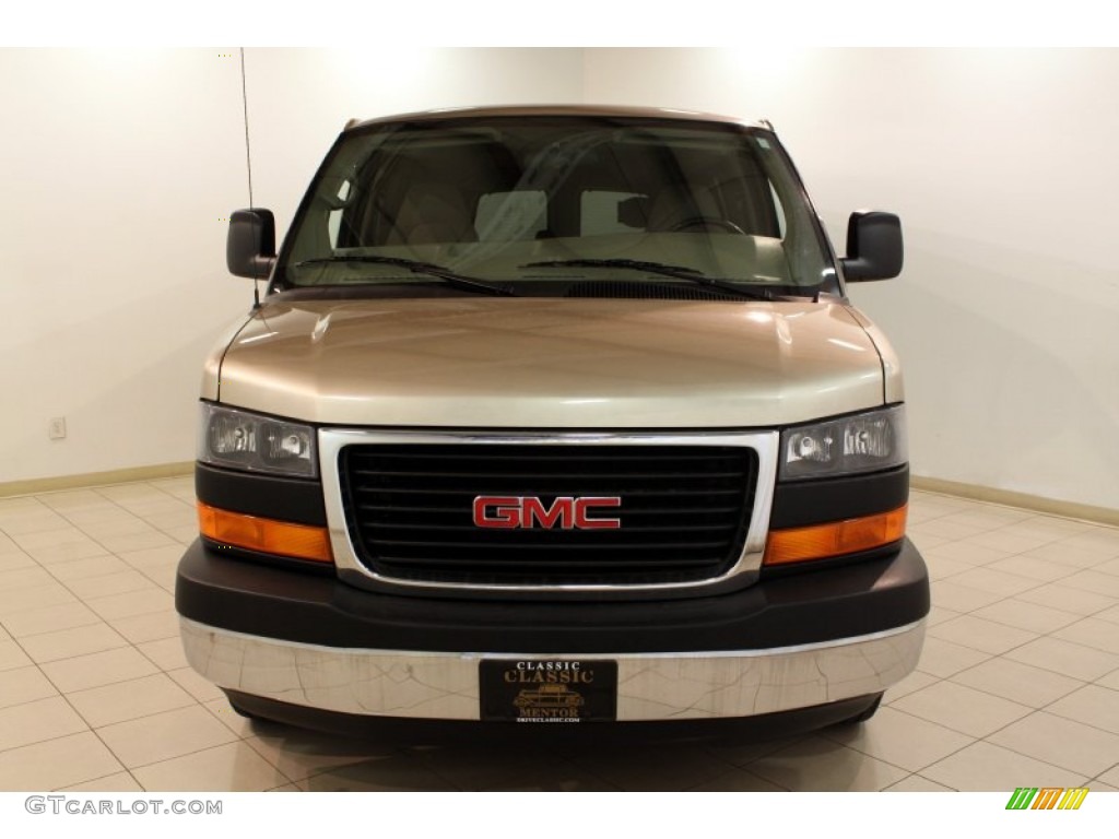2009 Savana Van 1500 LS Passenger - Sand Beige Metallic / Neutral photo #2