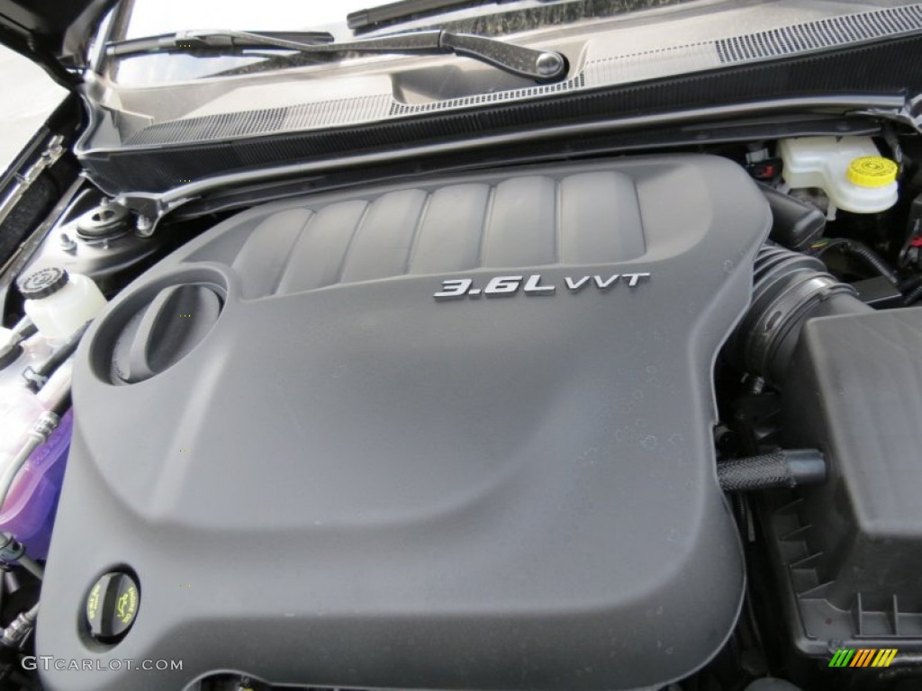 2013 Chrysler 200 LX Sedan Engine Photos