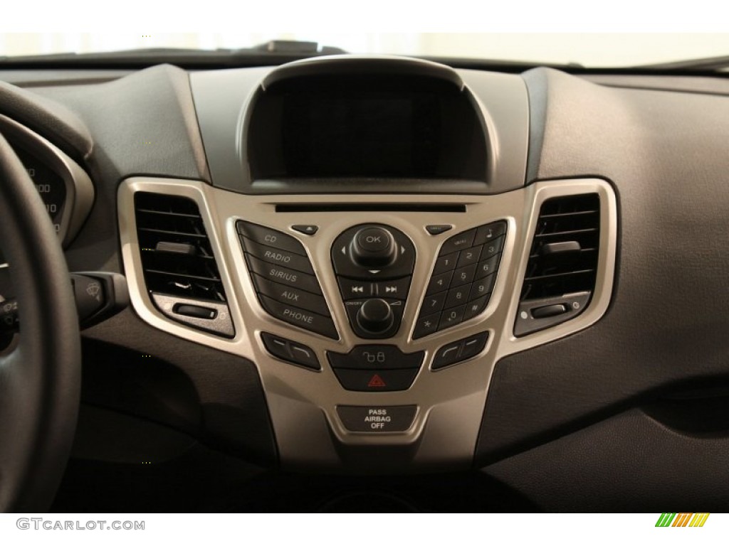 2012 Ford Fiesta SES Hatchback Controls Photo #81145635