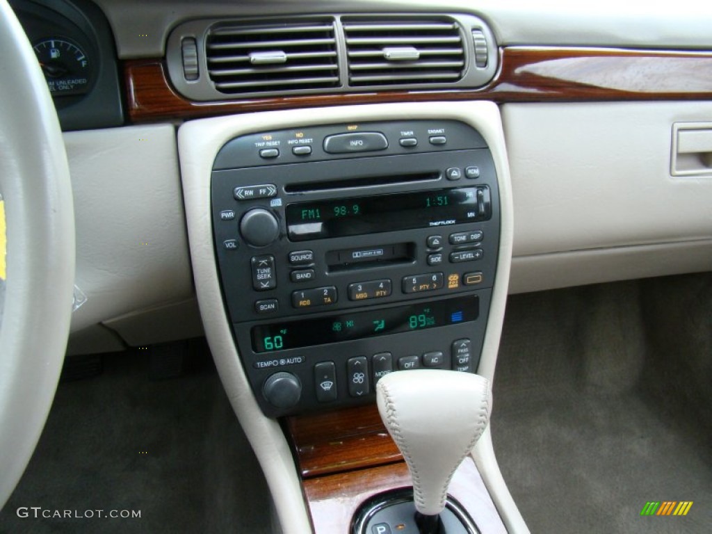 1999 Cadillac DeVille Concours Controls Photos