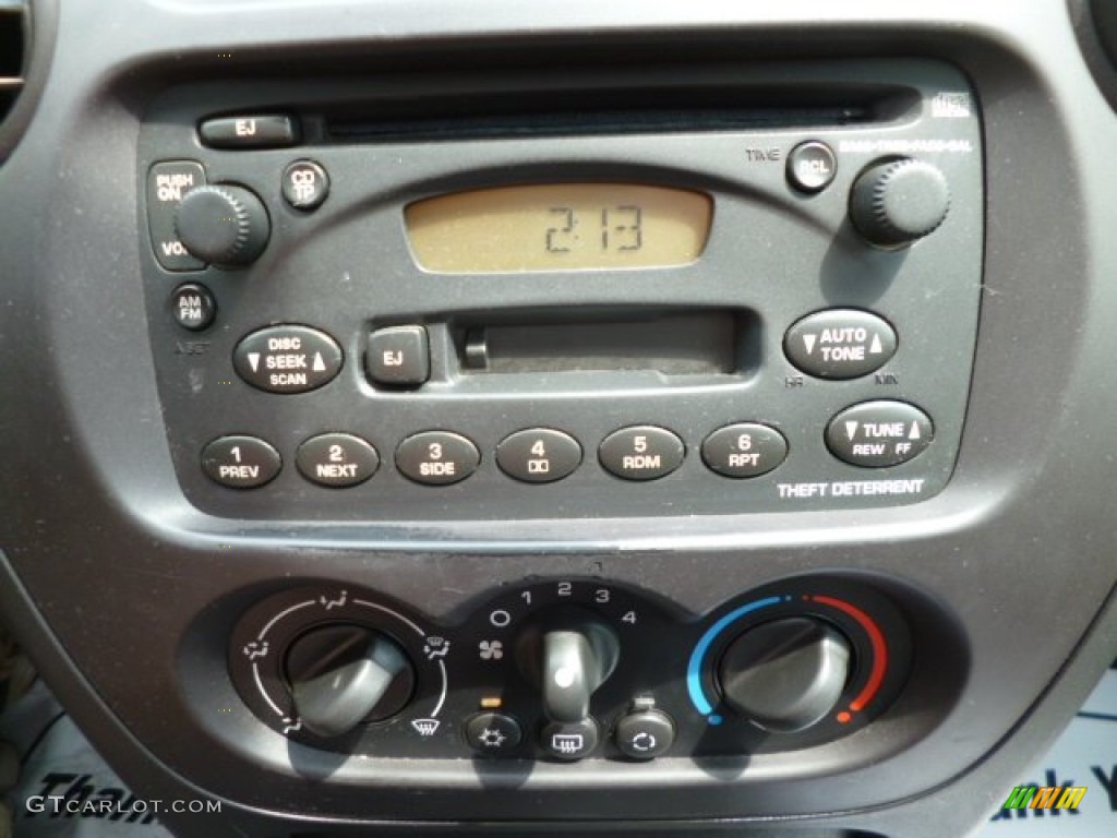 2003 Saturn ION 3 Quad Coupe Audio System Photos
