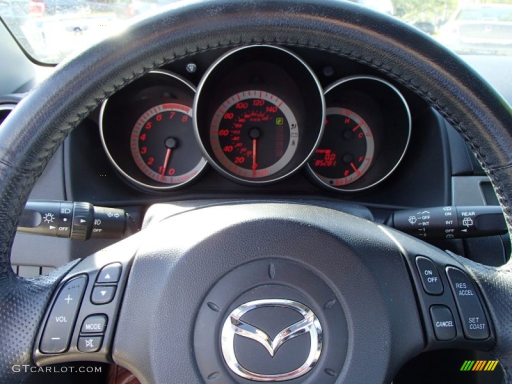 2005 Mazda MAZDA3 s Hatchback Controls Photo #81147702