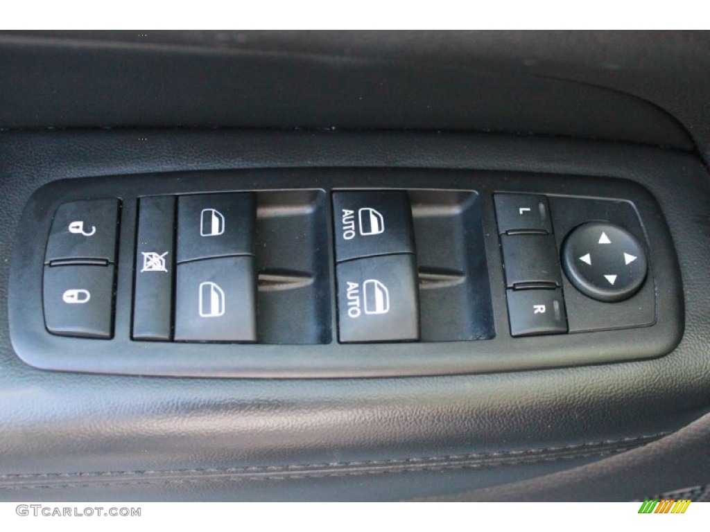2012 Jeep Grand Cherokee Limited 4x4 Controls Photos