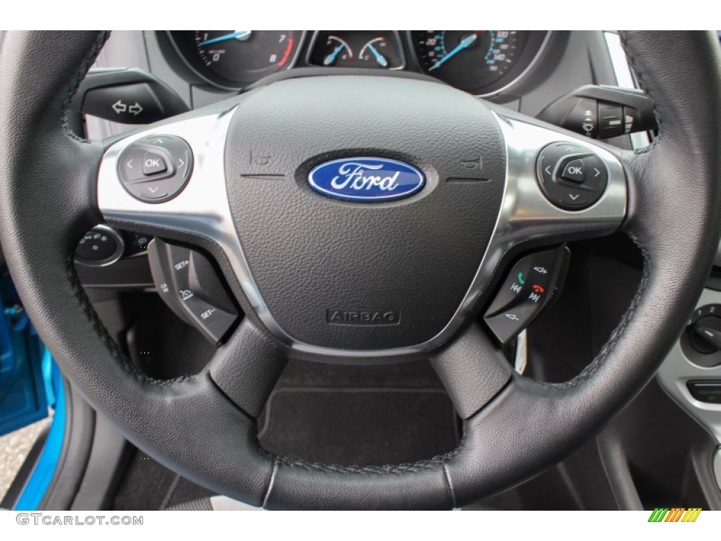 2012 Ford Focus SE Sport 5-Door Two-Tone Sport Steering Wheel Photo #81152340