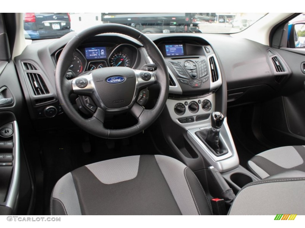 2012 Ford Focus SE Sport 5-Door Two-Tone Sport Dashboard Photo #81152358