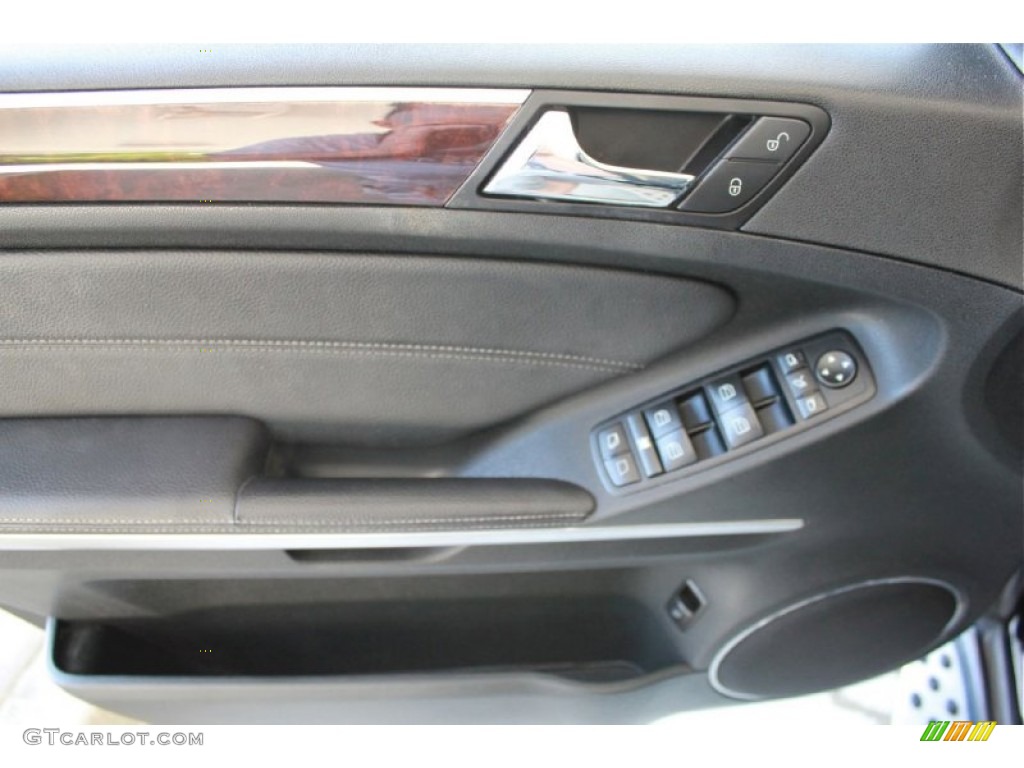 2008 Mercedes-Benz GL 550 4Matic Black Door Panel Photo #81153306