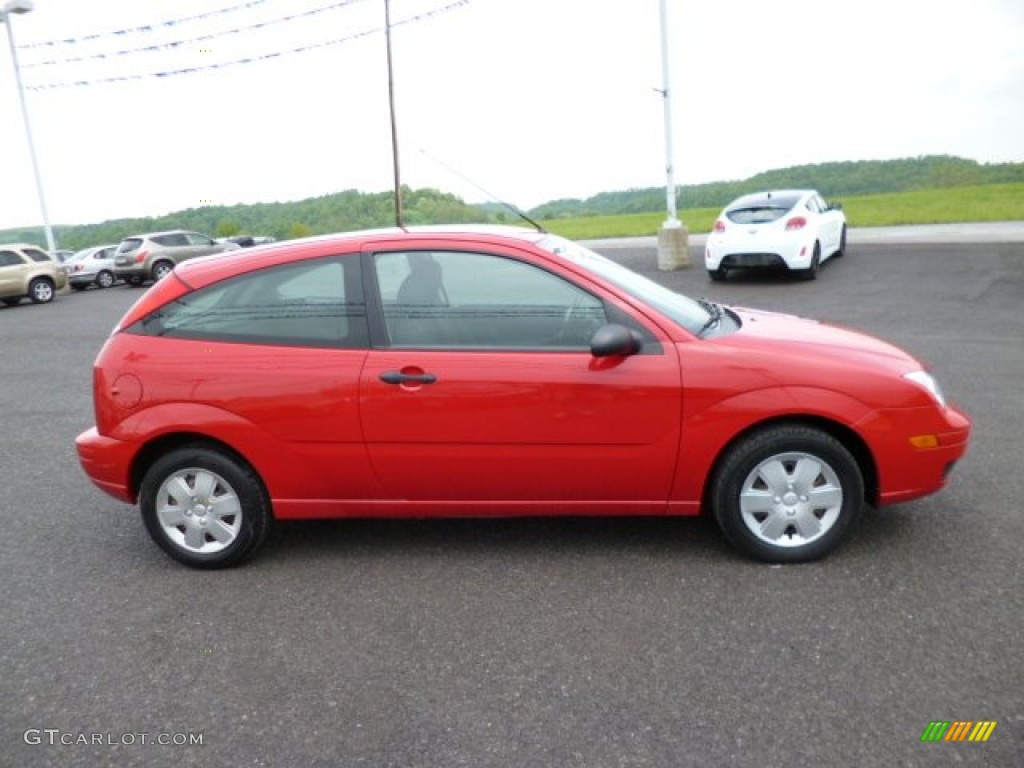 Infra-Red 2007 Ford Focus ZX3 SE Coupe Exterior Photo #81153330
