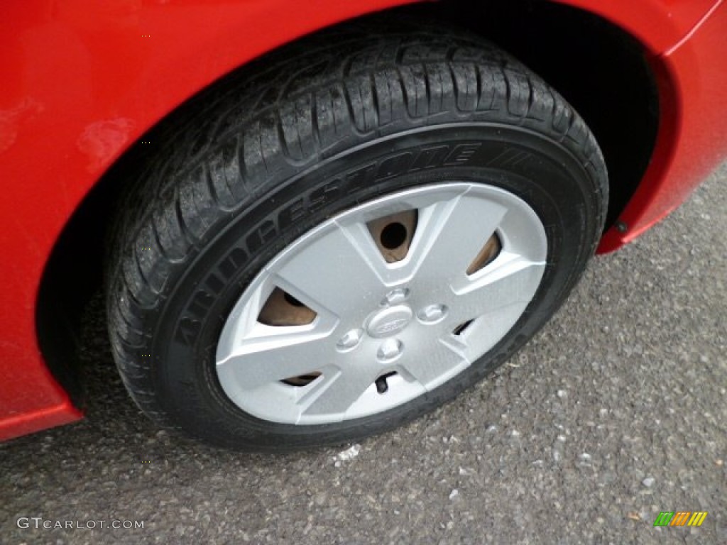 2007 Ford Focus ZX3 SE Coupe Wheel Photos