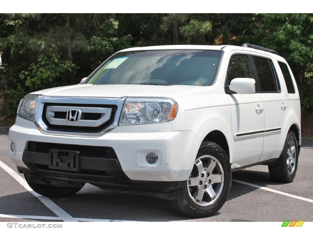 Taffeta White Honda Pilot