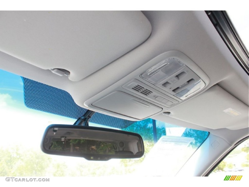 2009 Pilot Touring - Taffeta White / Black photo #17