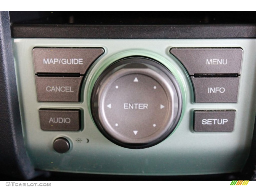 2009 Pilot Touring - Taffeta White / Black photo #21