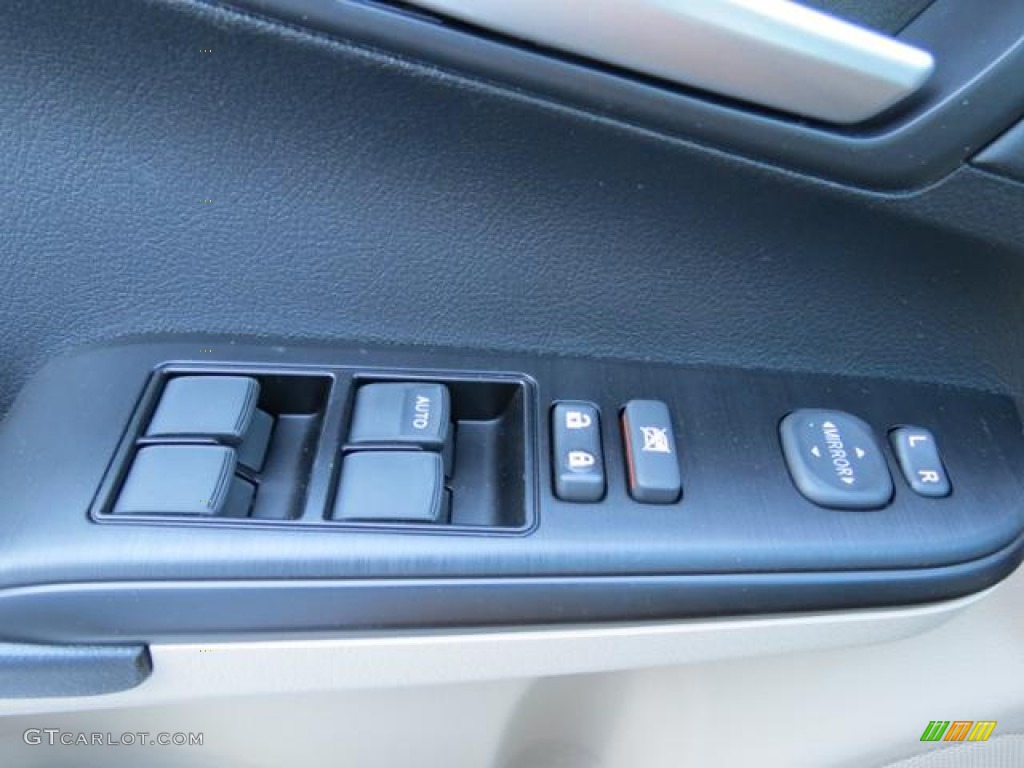 2013 Camry L - Super White / Ivory photo #9