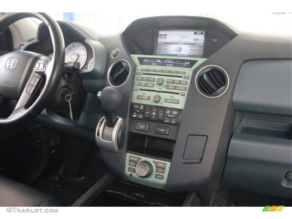 2009 Pilot Touring - Taffeta White / Black photo #33