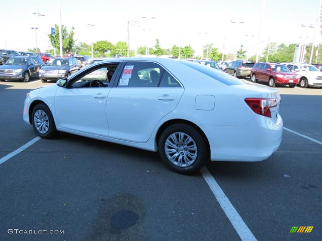2013 Camry L - Super White / Ivory photo #18