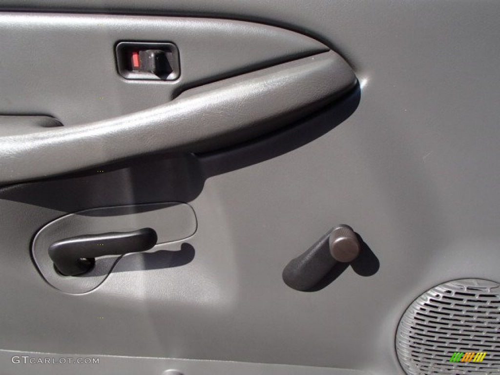 2004 Silverado 1500 LS Extended Cab 4x4 - Victory Red / Medium Gray photo #15