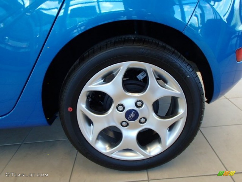 2013 Ford Fiesta Titanium Hatchback Wheel Photo #81156689