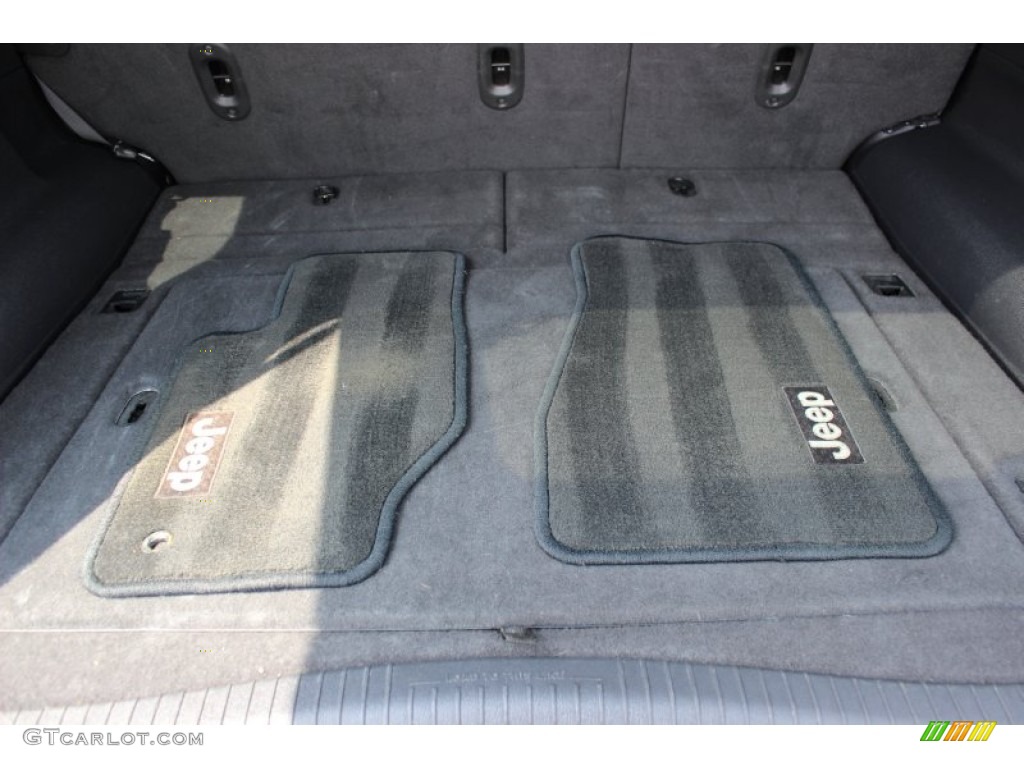 2010 Jeep Grand Cherokee Laredo 4x4 Trunk Photo #81157607