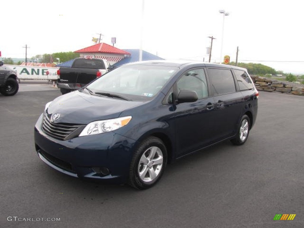 2011 Sienna V6 - South Pacific Blue Pearl / Light Gray photo #1