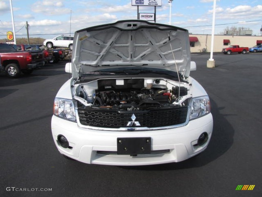 2011 Endeavor LS - White Pearl / Black photo #26