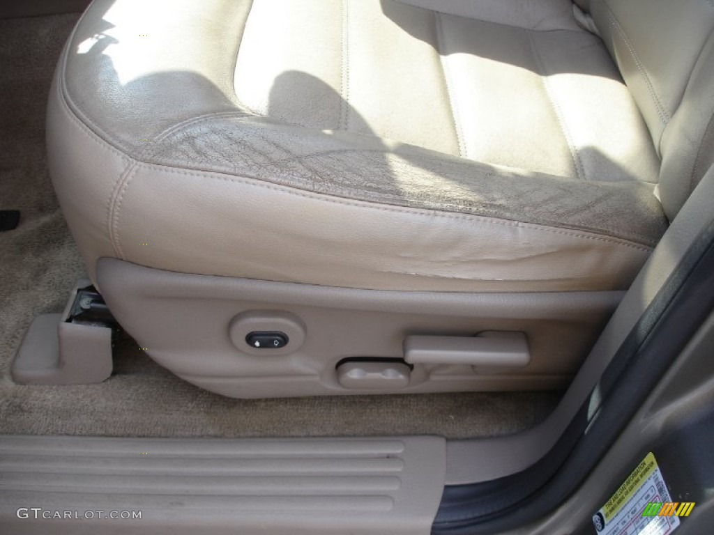 2005 Explorer XLT 4x4 - Mineral Grey Metallic / Medium Parchment photo #10