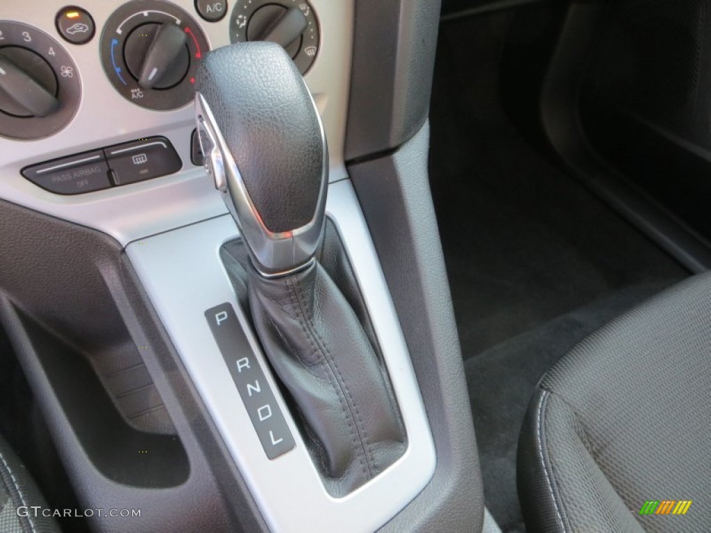 2012 Ford Focus SE 5-Door Transmission Photos