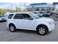 Oxford White - Mariner V6 4WD Photo No. 4