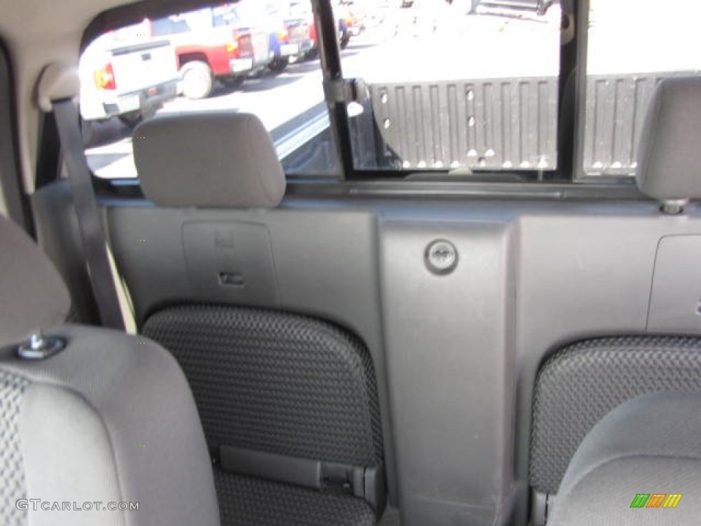 2011 Frontier SV V6 King Cab 4x4 - Super Black / Graphite photo #25