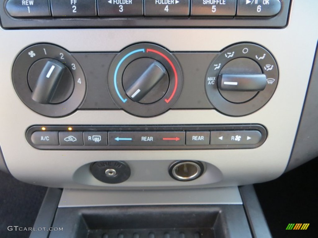 2008 Ford Expedition EL XLT Controls Photo #81164805