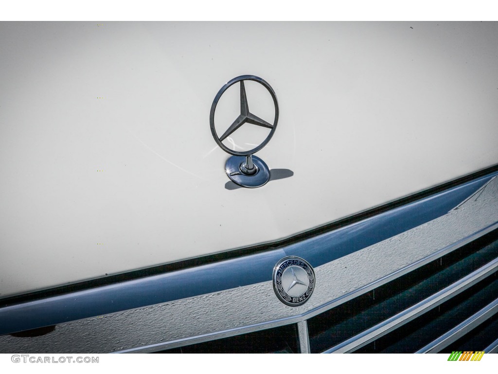 2011 Mercedes-Benz E 350 Sedan Marks and Logos Photo #81164814