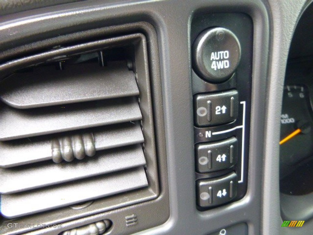 2007 Chevrolet Silverado 1500 Classic Z71 Extended Cab 4x4 Controls Photo #81166038