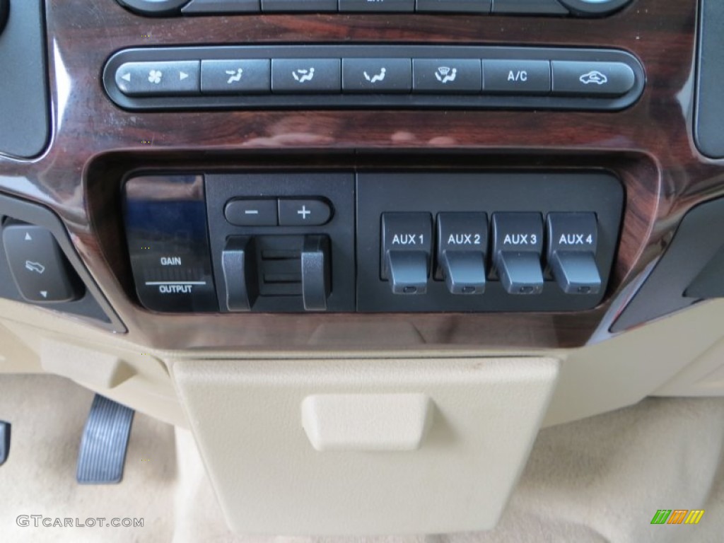 2008 Ford F450 Super Duty Lariat Crew Cab 4x4 Dually Controls Photo #81167079