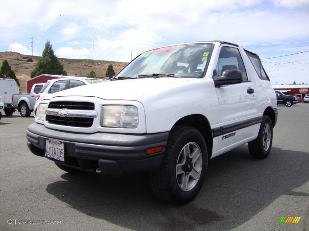 2002 Tracker Convertible - White / Medium Gray photo #3