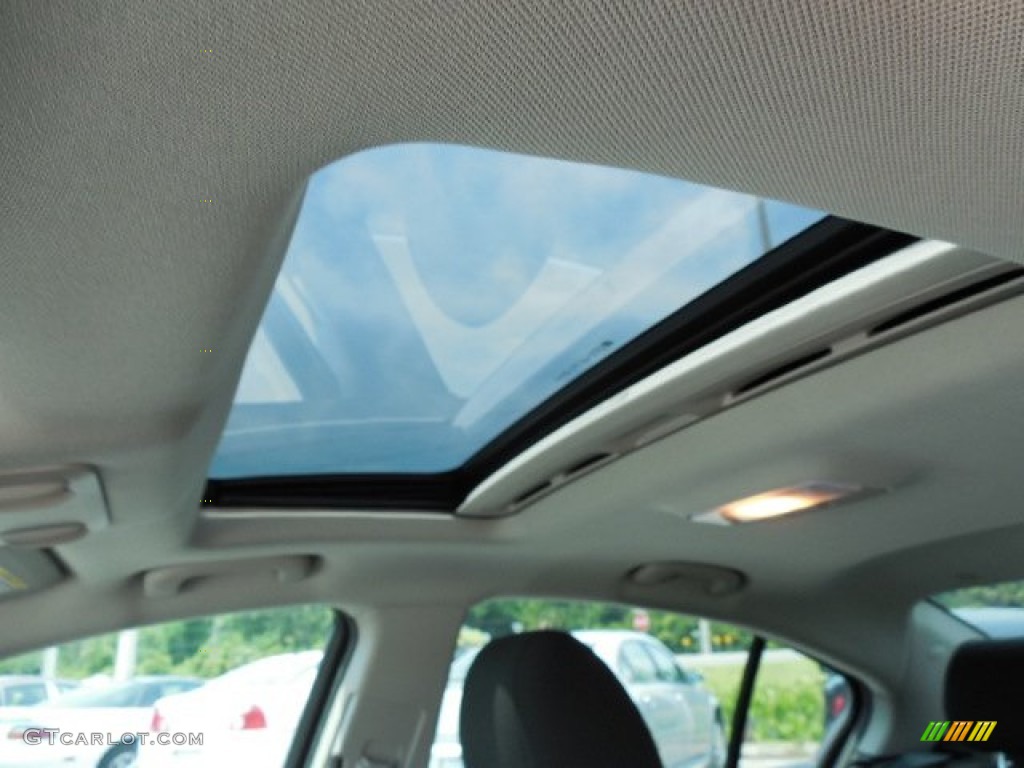 2012 Chevrolet Cruze LT Sunroof Photos