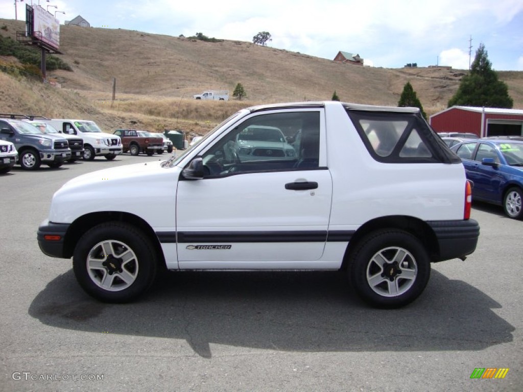 White 2002 Chevrolet Tracker Convertible Exterior Photo #81167379