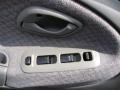Medium Gray Controls Photo for 2002 Chevrolet Tracker #81167439